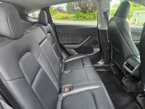 Used 2021 Tesla Model Y Long Range AWD/4WD image 15