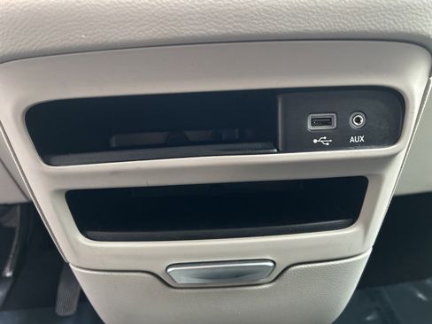 Used 2020 Chrysler Voyager Lxi image 20