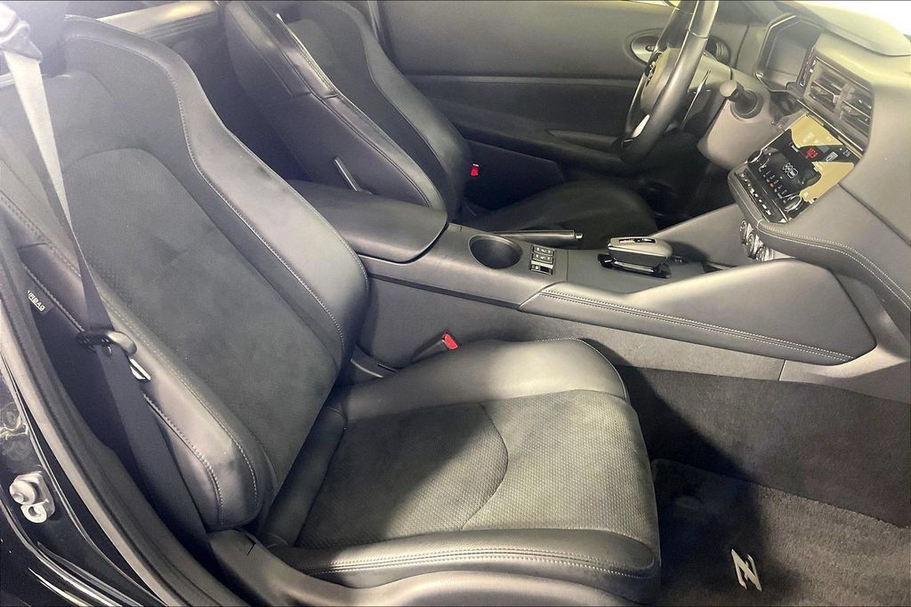 Used 2025 Nissan Z Performance w/ Floor Mat Package RWD image 9