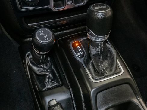 Used 2024 Jeep Wrangler Unlimited Sport AWD/4WD image 23