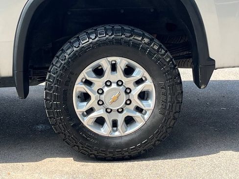 Used 2021 Chevrolet Silverado 2500 LTZ w/ LTZ Plus Package AWD/4WD image 11