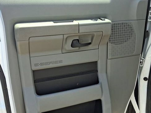 Used 2024 Ford E-450 and Econoline 450 Super Duty RWD image 21