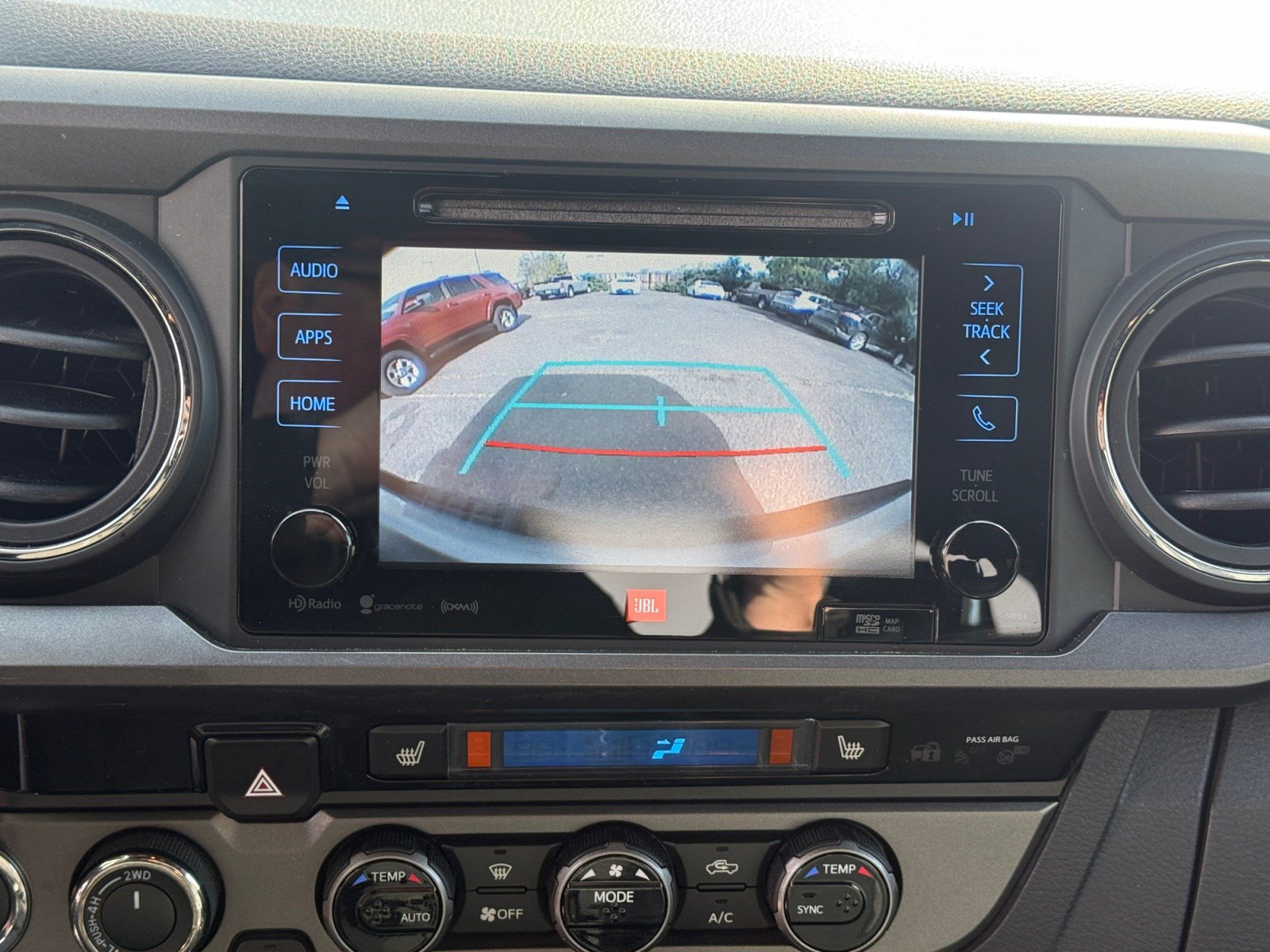 Used 2018 Toyota Tacoma TRD Sport AWD/4WD image 27