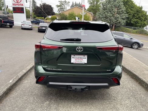 Certified 2025 Toyota Highlander XLE AWD/4WD image 6