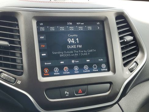 Used 2020 Jeep Cherokee Trailhawk w/ Cold Weather Group AWD/4WD image 14