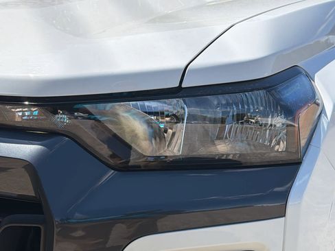Used 2023 Chevrolet Colorado LT RWD image 9