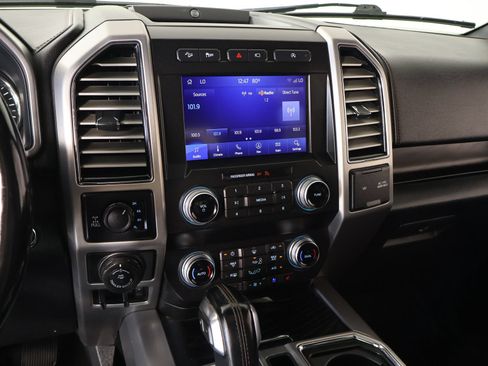 Used 2019 Ford F150 Platinum w/ Equipment Group 701A Luxury AWD/4WD image 5