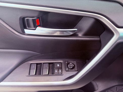 Used 2024 Toyota RAV4 XLE w/ Convenience Package FWD image 18