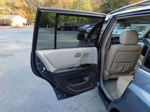 Used 2003 Toyota Highlander Limited image 10