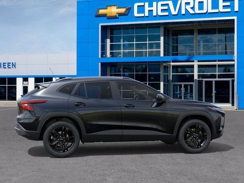 New 2026 Chevrolet Trax ACTIV w/ Sunroof Package FWD image 5