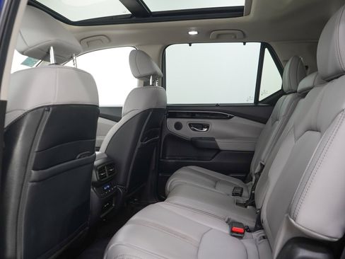 Used 2025 Honda Pilot Touring image 21