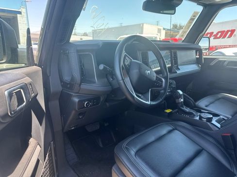 Used 2025 Ford Bronco Badlands AWD/4WD image 6