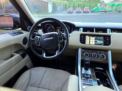 Used 2014 Land Rover Range Rover Sport HSE image 19