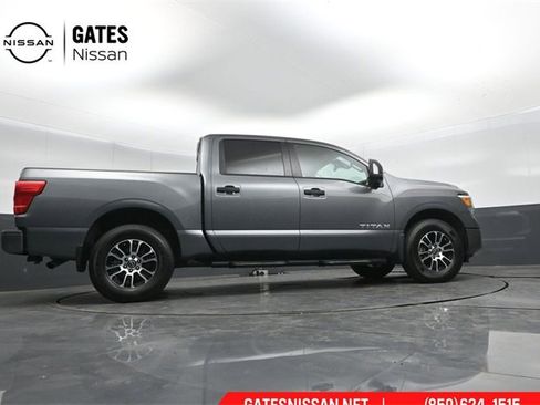 Used 2024 Nissan Titan SV w/ SV Convenience Package image 36