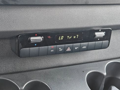 Used 2024 Mercedes-Benz Sprinter 2500 image 24