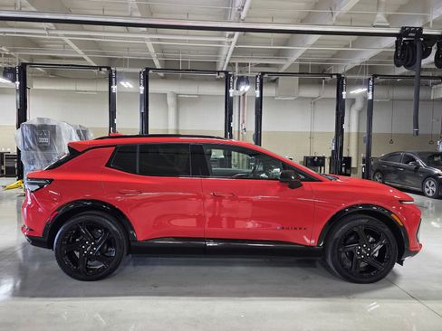 Used 2025 Chevrolet Equinox EV RS w/ Convenience Package II image 14