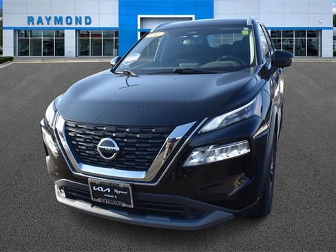 Used 2021 Nissan Rogue SV w/ Premium Package image 7