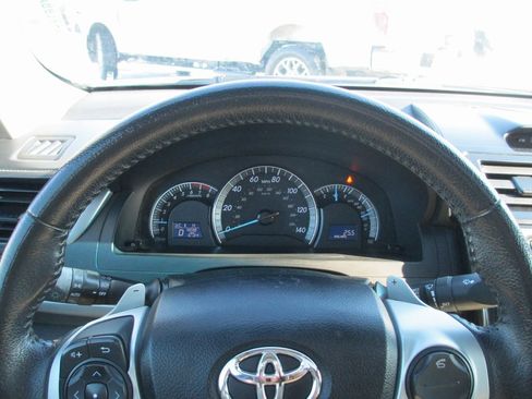 Used 2013 Toyota Camry SE image 18