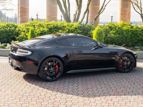 Used 2015 Aston Martin V12 Vantage S image 42