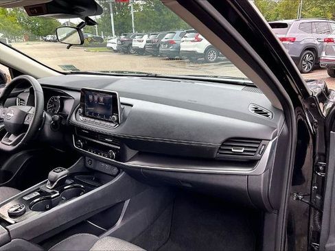 Certified 2026 Nissan Rogue SV AWD/4WD image 13