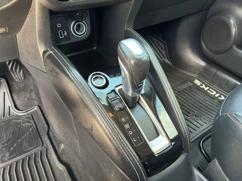 Used 2019 Nissan Kicks SR w/ SR Premium Package FWD image 24