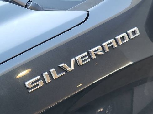 Used 2020 Chevrolet Silverado 1500 LT RWD image 9