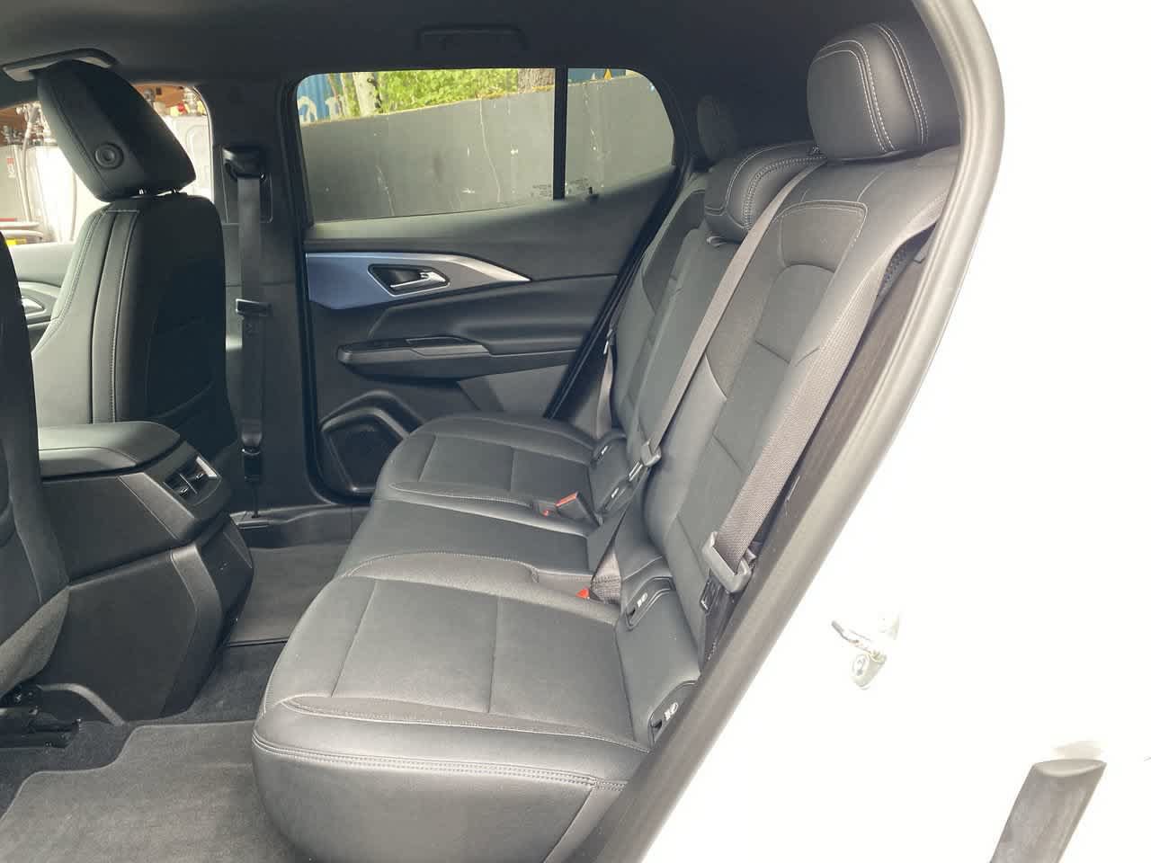 Used 2024 Chevrolet Equinox EV LT AWD/4WD image 16