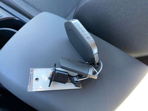 Used 2025 Kia K4 LXS image 21