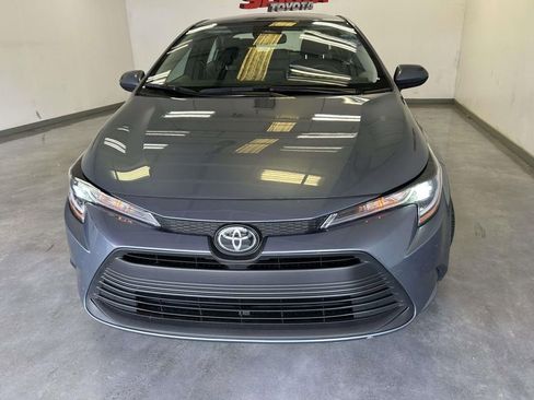 Certified 2025 Toyota Corolla LE FWD image 8