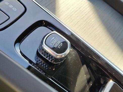 Used 2025 Volvo XC60 T8 Plus w/ Protection Package Premier image 14