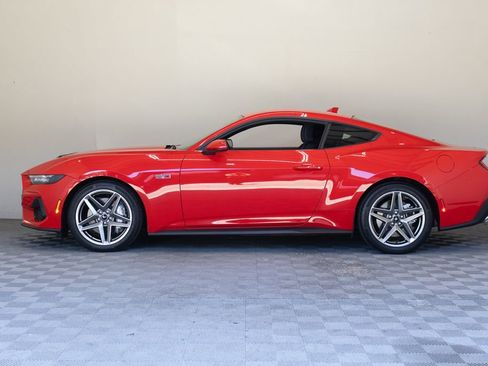 Used 2025 Ford Mustang GT RWD image 7