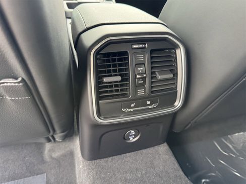 New 2025 Porsche Macan image 27