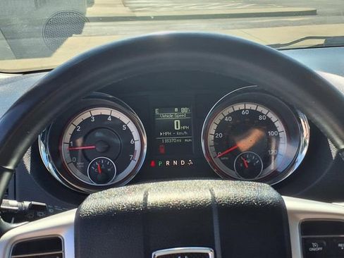 Used 2016 Dodge Grand Caravan SXT w/ Rear Park Assist Package image 9