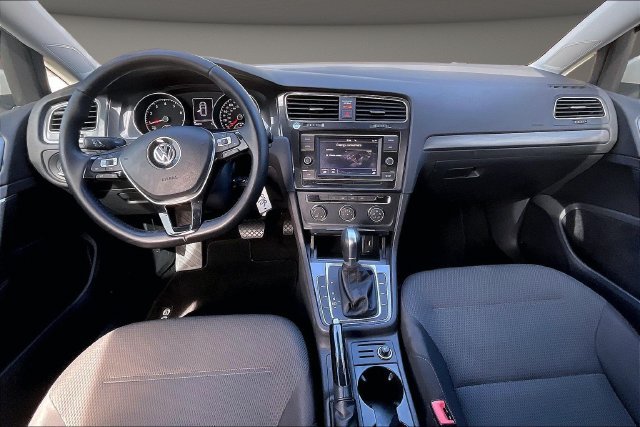 Used 2018 Volkswagen Golf S FWD image 13