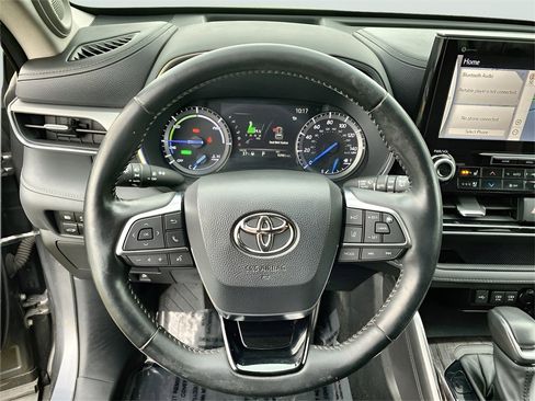 Used 2020 Toyota Highlander Platinum image 11