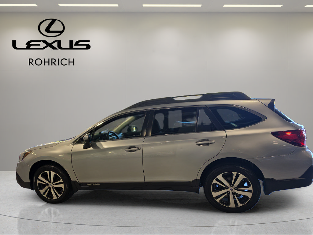 Used 2018 Subaru Outback 3.6R Limited AWD/4WD image 9