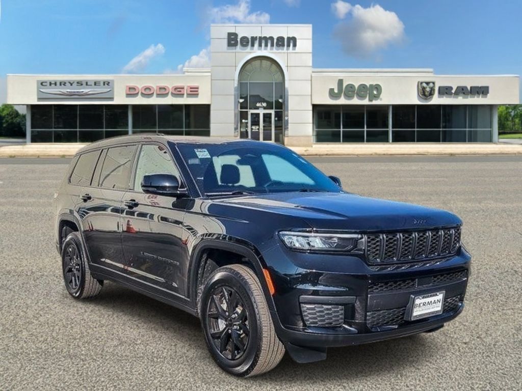 Certified 2025 Jeep Grand Cherokee L Laredo AWD/4WD image 7
