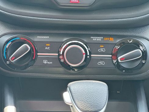 Used 2023 Kia Soul LX w/ LX Technology Package image 45