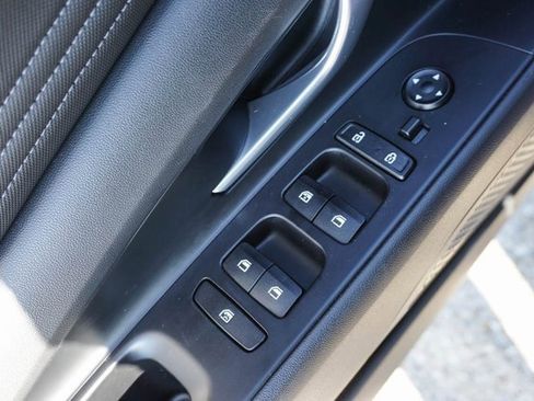 Used 2023 Hyundai Elantra SEL w/ Convenience Package image 10