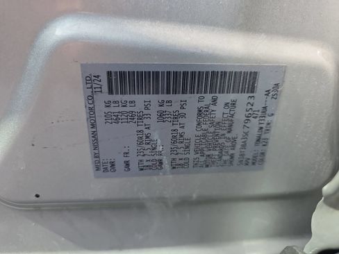 Used 2025 Nissan Rogue SV FWD image 33