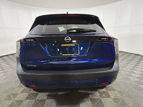 Used 2025 Nissan Kicks SV FWD image 4