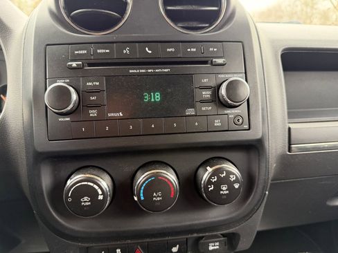 Used 2016 Jeep Patriot Sport w/ Power Value Group AWD/4WD image 18