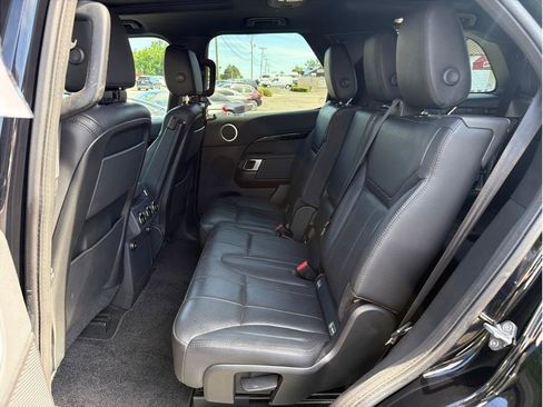 Used 2019 Land Rover Discovery SE AWD/4WD image 13