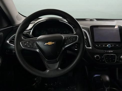Used 2021 Chevrolet Malibu LT FWD image 12