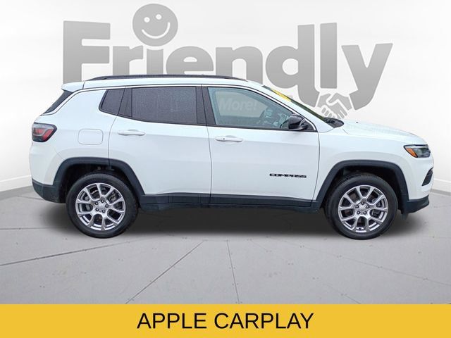 Used 2023 Jeep Compass Latitude w/ Sun and Sound Group AWD/4WD image 4