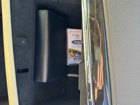 Used 2013 Lincoln MKS AWD image 38