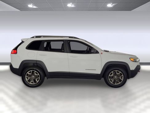 Used 2019 Jeep Cherokee Trailhawk AWD/4WD image 8