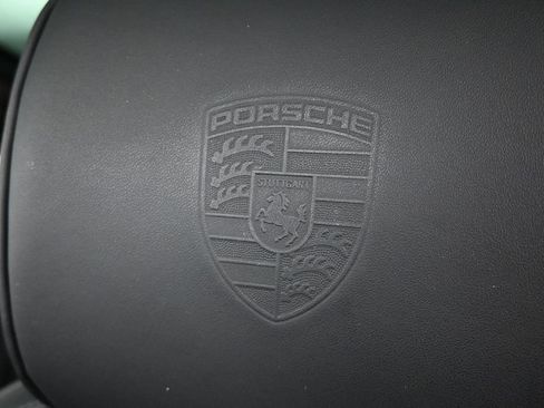 Certified 2026 Porsche Macan AWD/4WD image 9