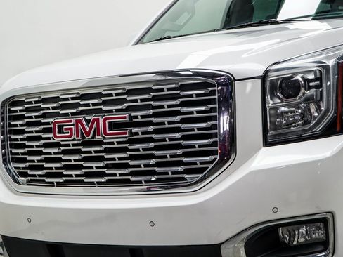 Used 2018 GMC Yukon XL Denali w/ Denali Ultimate Package image 2