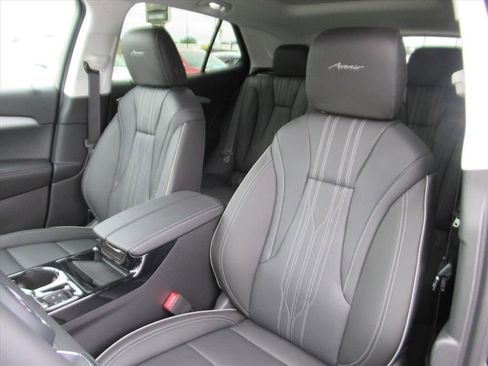 New 2026 Buick Envision Avenir image 17